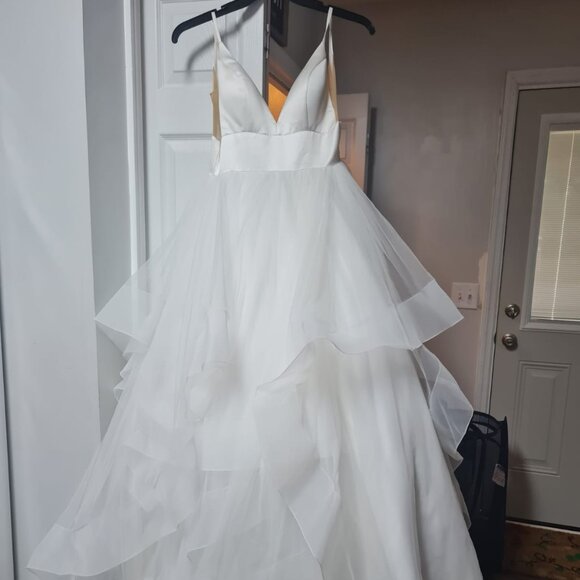 L'amour calla blanche Dresses & Skirts - Wedding dress